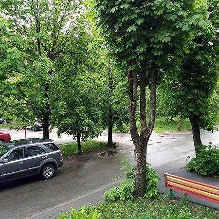 Уютная, Благоустроенная 2-Комнатная Квартира, Wifi Bobruisk Exterior photo